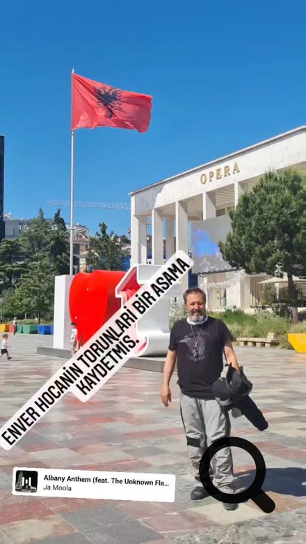 Tiran'da sıcak bir gün.